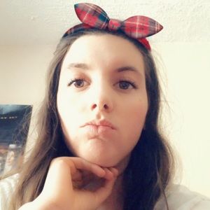 Meet your Posher, Daniela